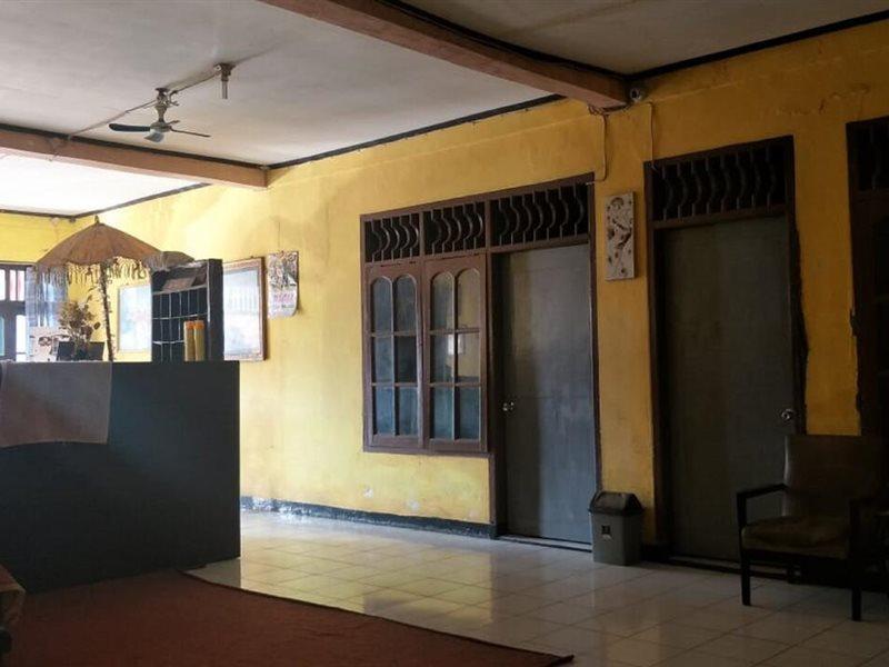 Spot On 2969 Hotel Citra Ayu Labuhan Exterior photo